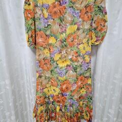 花柄ワンピースの画像