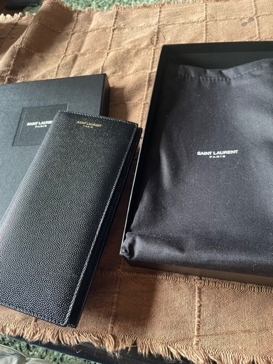 Yves Saint Laurent 長財布