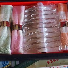 カツラユミ、ギフト品、スプーンフォーク、おしぼりセットの画像