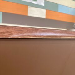 店頭引き渡し 中古 4段プラスチックチェスト ブラウン 天板剥げあり の画像