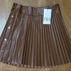 ZARA フェイクレザー　プリーツミニスカート