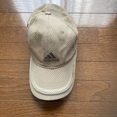 アディダスの帽子
