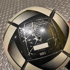 サッカーボール、コーンの画像