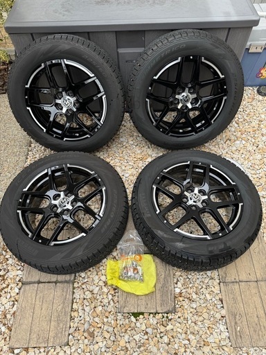 ホイール　マッドヴァンス04 18インチ　4本　スタッドレスタイヤ付き