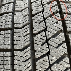 ⭐︎2023年製スタッドレスタイヤ⭐︎バリ溝⭐︎155/65R14 BLIZZAK VRX2の画像