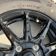 ⭐︎2023年製スタッドレスタイヤ⭐︎バリ溝⭐︎155/65R14 BLIZZAK VRX2の画像