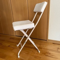 ニトリ折りたたみチェアの画像