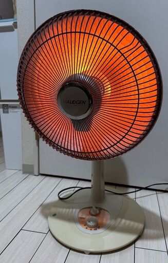 【冬・暖房】電気ストーブ ハロゲンヒーター８００W ユアサプライムス株式会社　YAー817ET　2004年製