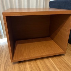 美品　お洒落 カフェ 本屋さん テーブルの画像