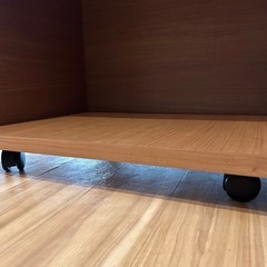 美品　お洒落 カフェ 本屋さん テーブルの画像
