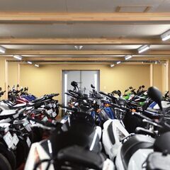 レンタルバイク店舗受付スタッフの画像