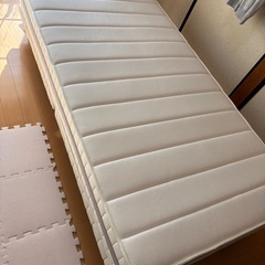 【受渡し者決定！】シングルベッド　マットレス付き　中古