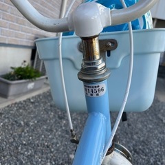 アナ雪キッズ自転車　ヘルメット付き　
中古の画像