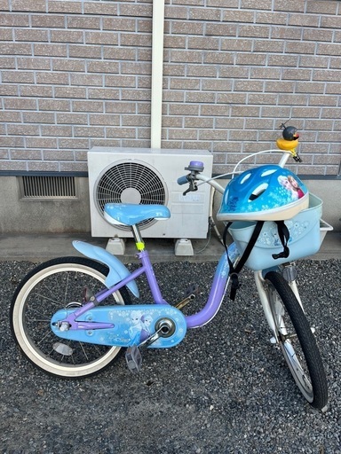 アナ雪キッズ自転車　ヘルメット付き　
中古