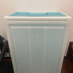 中古プラスチックボックスブルー青の画像