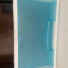 中古プラスチックボックスブルー青の画像