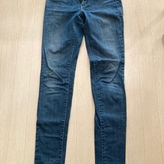 ユニクロジーンズ★美品★海外モデル