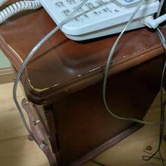 お譲りします　電話　キャスター付き物入れの画像