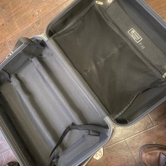 キャリーケース オレンジの画像