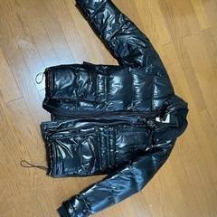ユニクロ　プレミアムダウンジャケット　サイズLの画像