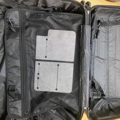 キャリーケース　黒の画像