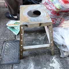 オフロード　バイク　エンジン　メンテナンススタンド　作業台の画像