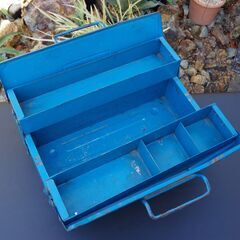【USED/錆びあり･現状お渡し】スチール製 2段式 工具箱 (昭和レトロ-両開き工具箱)の画像