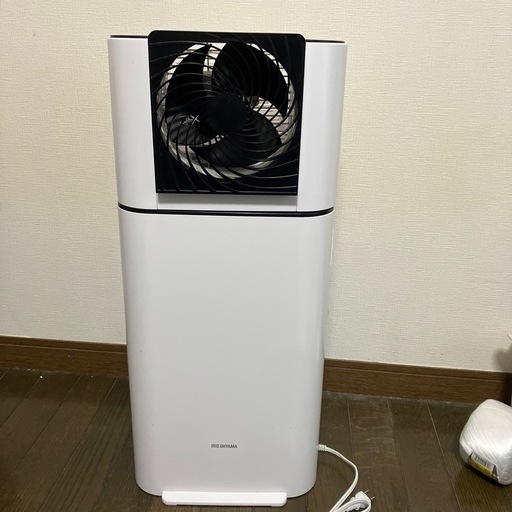 サーキュレーター衣類乾燥除湿機 取引中