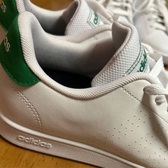 adidasスニーカーの画像