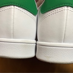 adidasスニーカーの画像