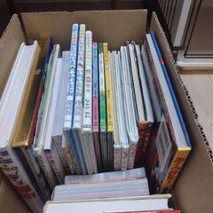 絵本13冊、図鑑2冊、クイズや工作の本5冊　使用感あり