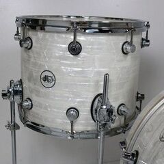 【廃版・希少】高級ドラムセット DW Design Series  ホワイト・マリン・パール の画像