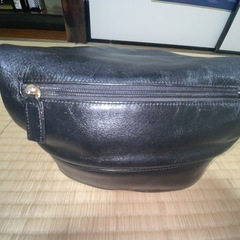 Les sac Adam 黒 レザー ショルダーバッグ