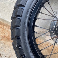 TW202 ホイル付きタイヤの画像