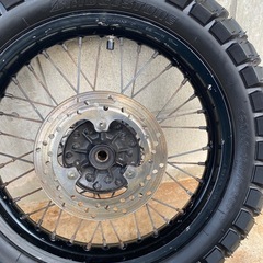 TW202 ホイル付きタイヤの画像