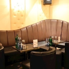 ホールスタッフ、ドリンカー　ビラ配り