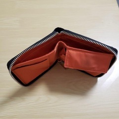 PaulSmithチャック付き二つ折り財布の画像