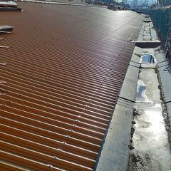 板金屋根工事　作業員募集　社保あります。
