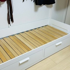  IKEA ブリムネス ベッドフレームの画像