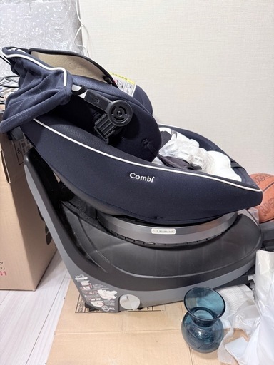 COMBI コンビ ISOFIX固定 新生児対応 回転式 チャイルドシート