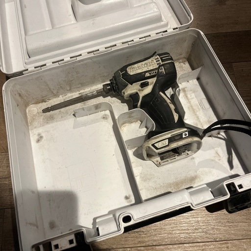 電動ドライバー　ケース付き