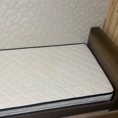 引き出し収納付きベット(コンセント付き)の画像