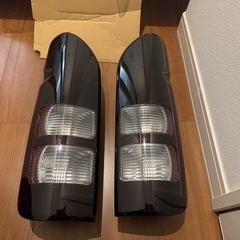ハイエース 純正テール スモークカバー付