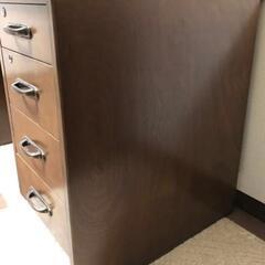 木製ブラウンデスク 4引き出しの画像