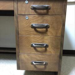 木製ブラウンデスク 4引き出しの画像