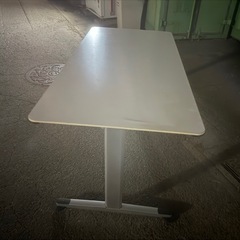 美品！！コクヨ会議机の画像