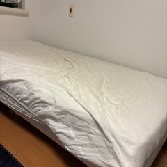購入して2年未満　
シングルベッド　  マットレス付き　