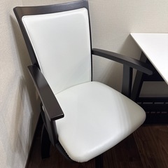 ニトリ　伸縮ダイニングテーブル　チェア×2の画像