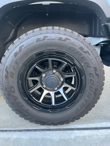 ジムニー　シエラ　タイヤ&ホイル4本セット