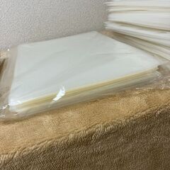 A4クリアファイル／硬い質のもの、柔らかい質のもの、両方が大量にあります。の画像